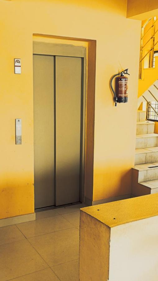 Mi Casa Sector 47 Apartment Gurgaon Bagian luar foto