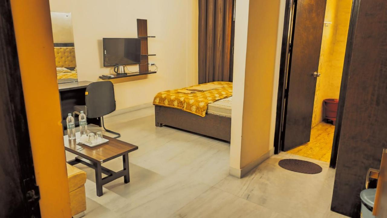 Mi Casa Sector 47 Apartment Gurgaon Bagian luar foto