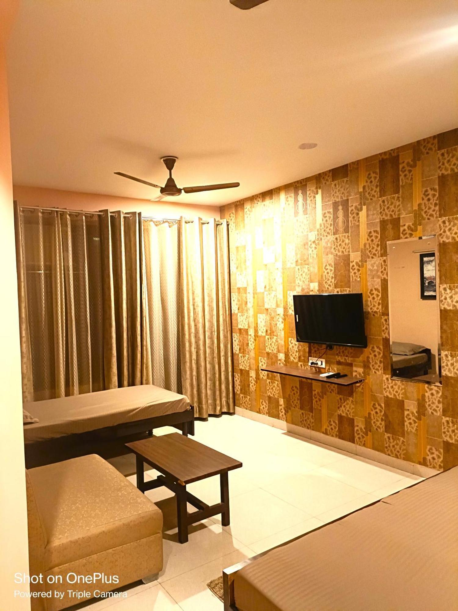 Mi Casa Sector 47 Apartment Gurgaon Bagian luar foto