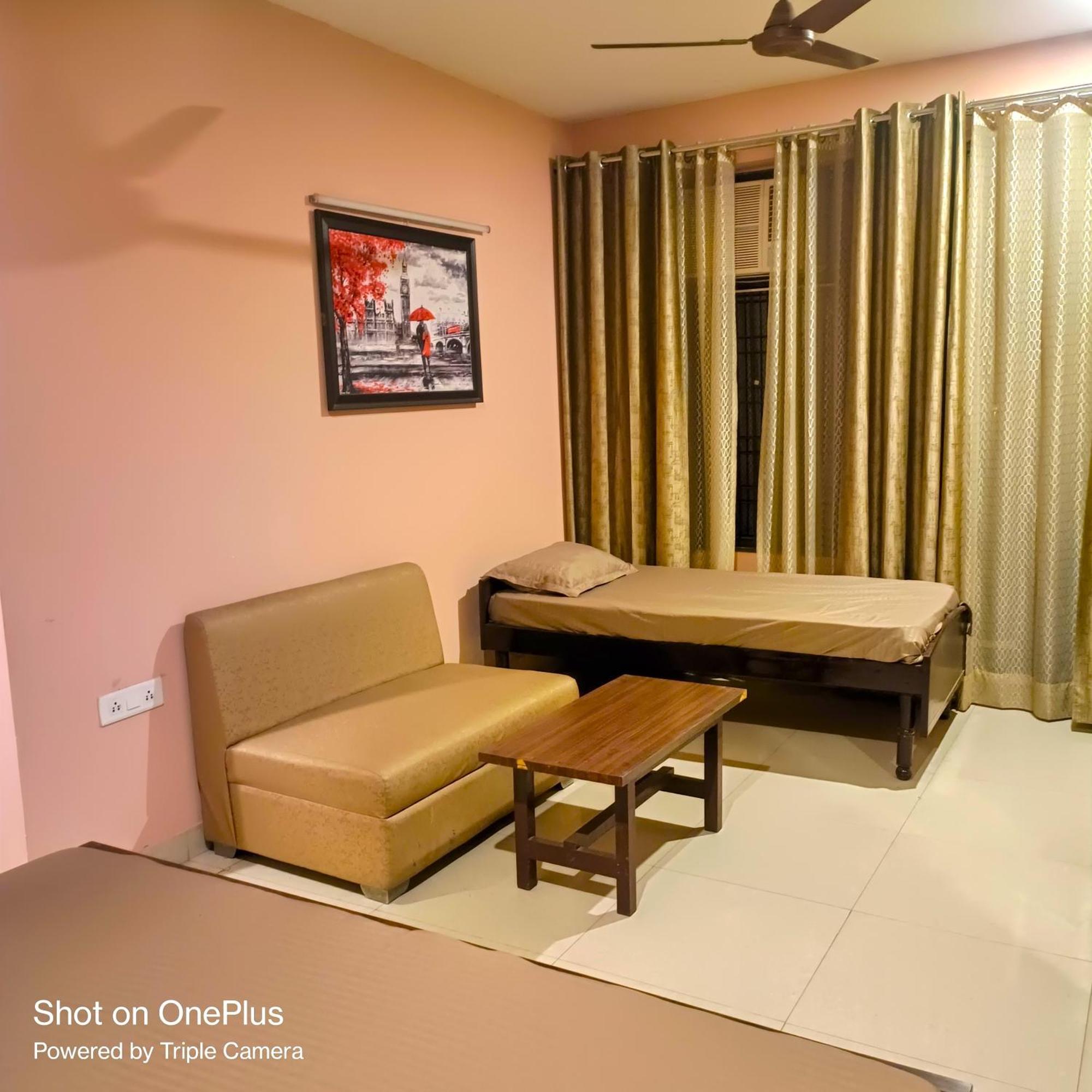 Mi Casa Sector 47 Apartment Gurgaon Bagian luar foto