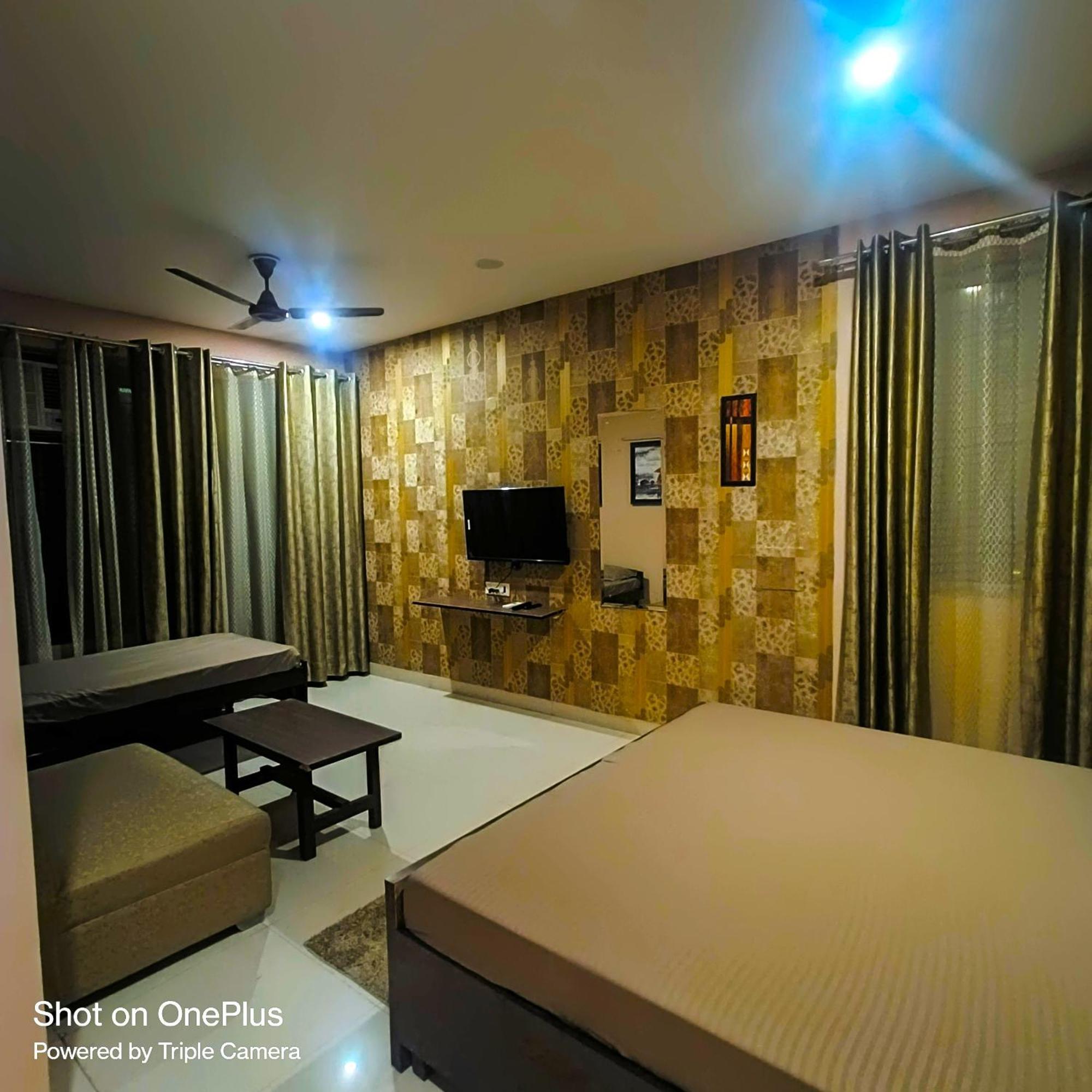Mi Casa Sector 47 Apartment Gurgaon Bagian luar foto