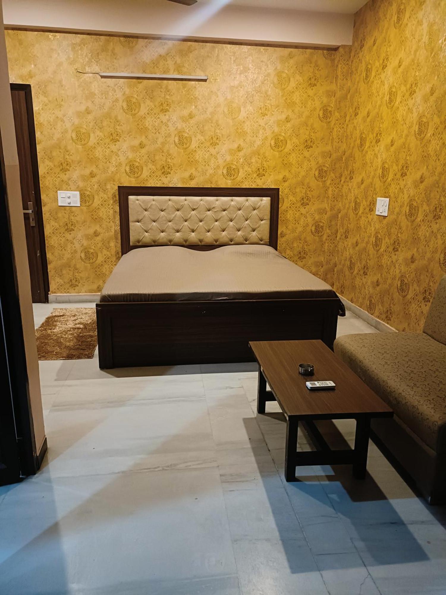 Mi Casa Sector 47 Apartment Gurgaon Bagian luar foto