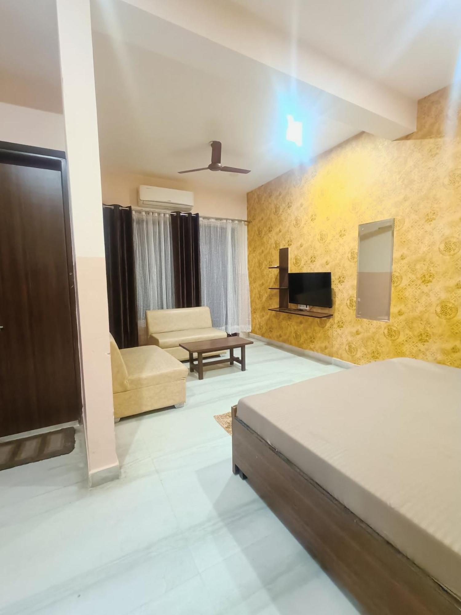 Mi Casa Sector 47 Apartment Gurgaon Bagian luar foto
