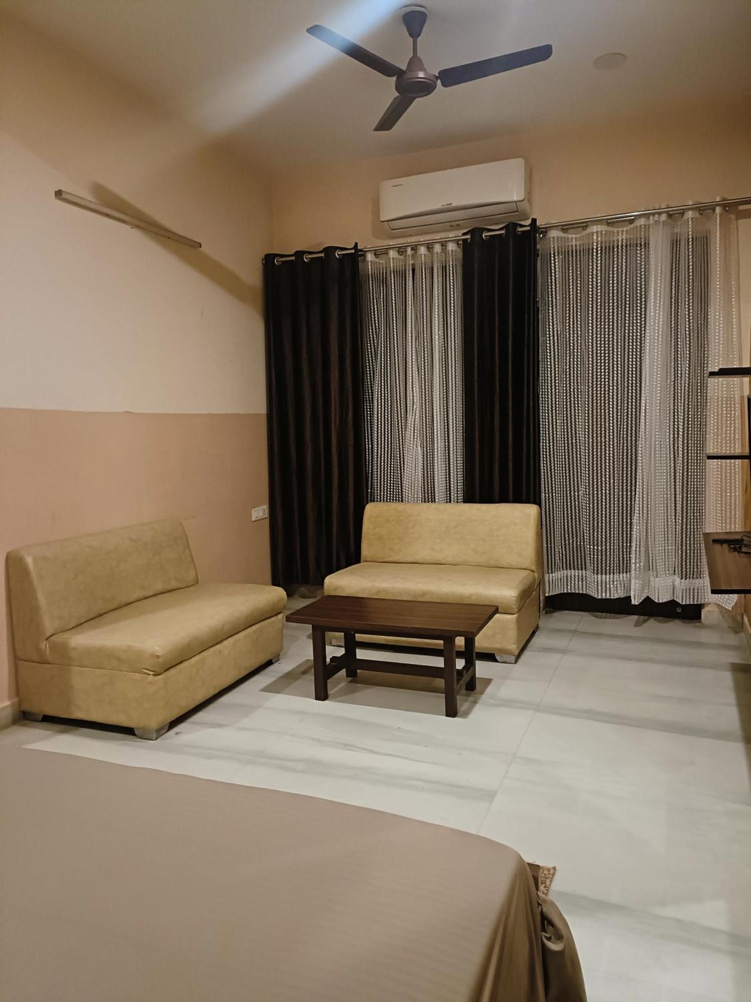 Mi Casa Sector 47 Apartment Gurgaon Bagian luar foto