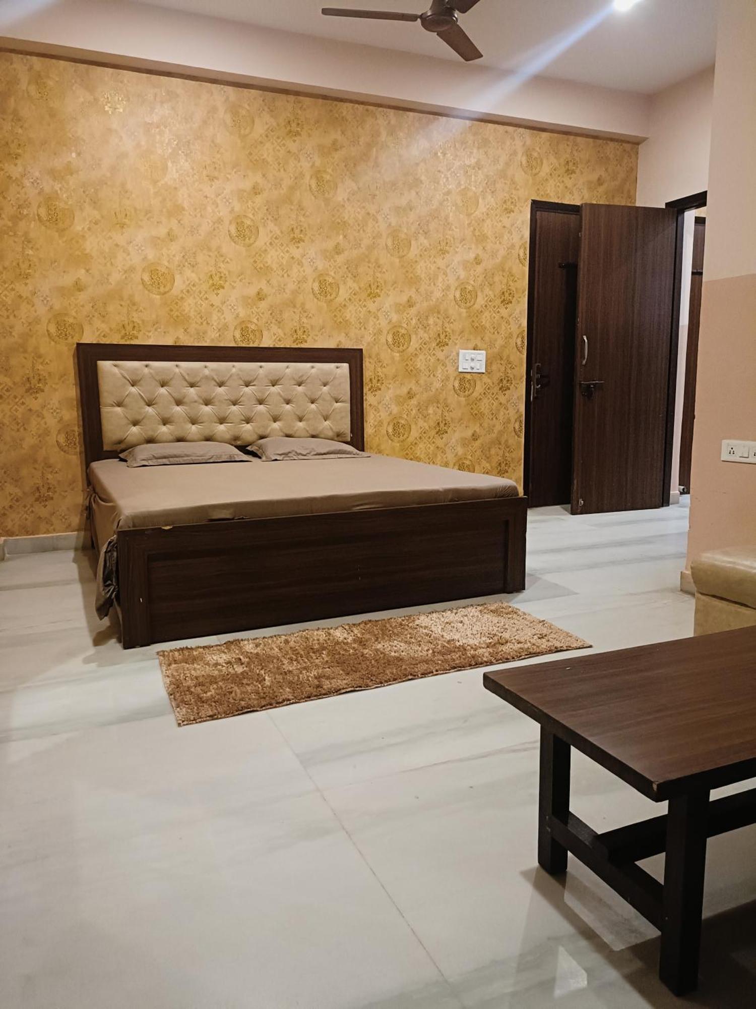 Mi Casa Sector 47 Apartment Gurgaon Bagian luar foto