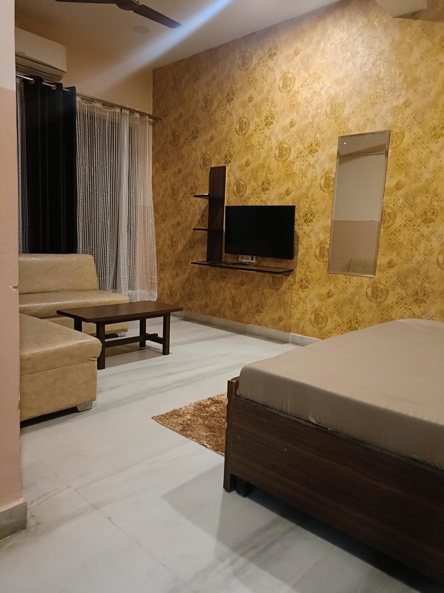 Mi Casa Sector 47 Apartment Gurgaon Bagian luar foto