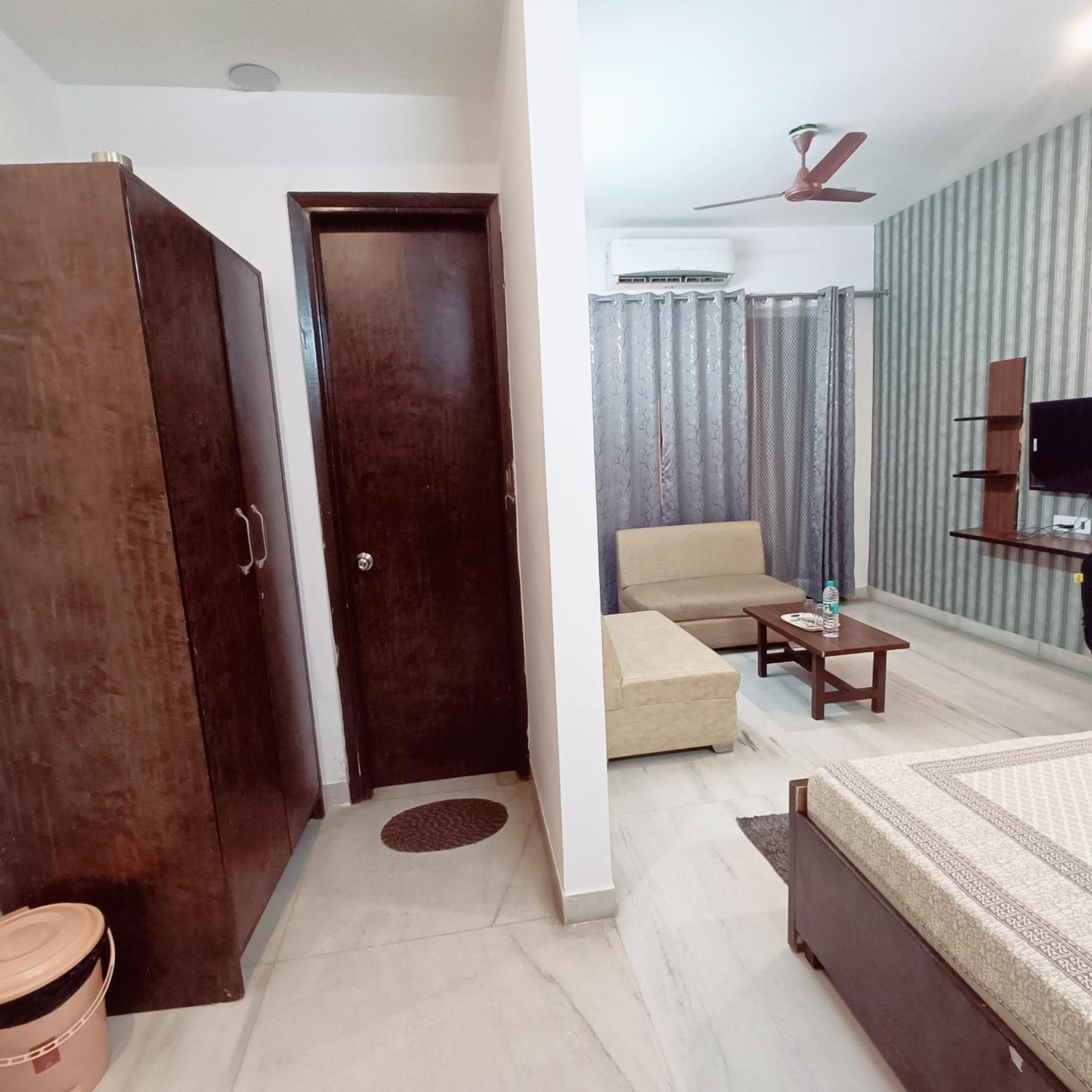 Mi Casa Sector 47 Apartment Gurgaon Bagian luar foto