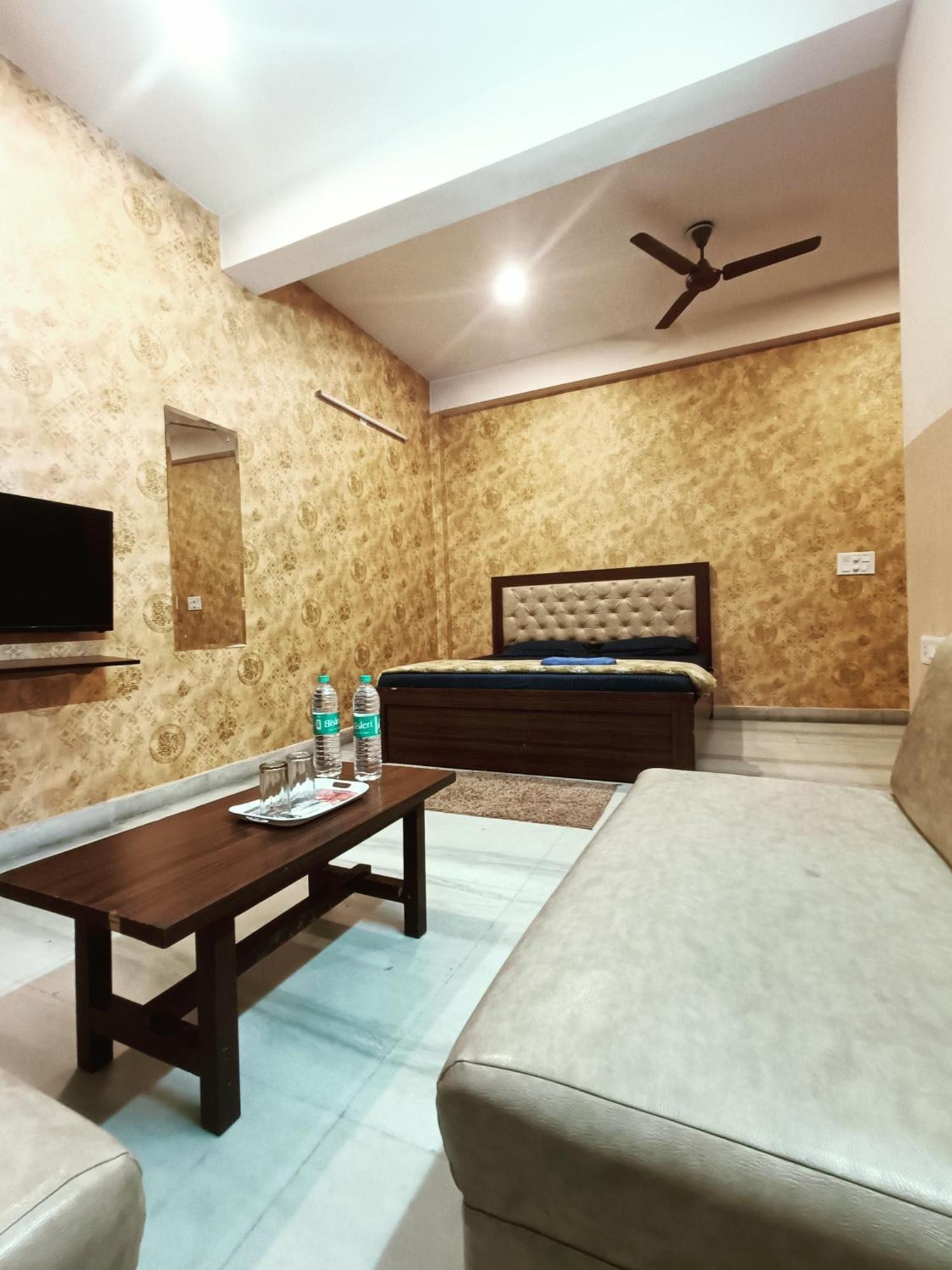 Mi Casa Sector 47 Apartment Gurgaon Bagian luar foto