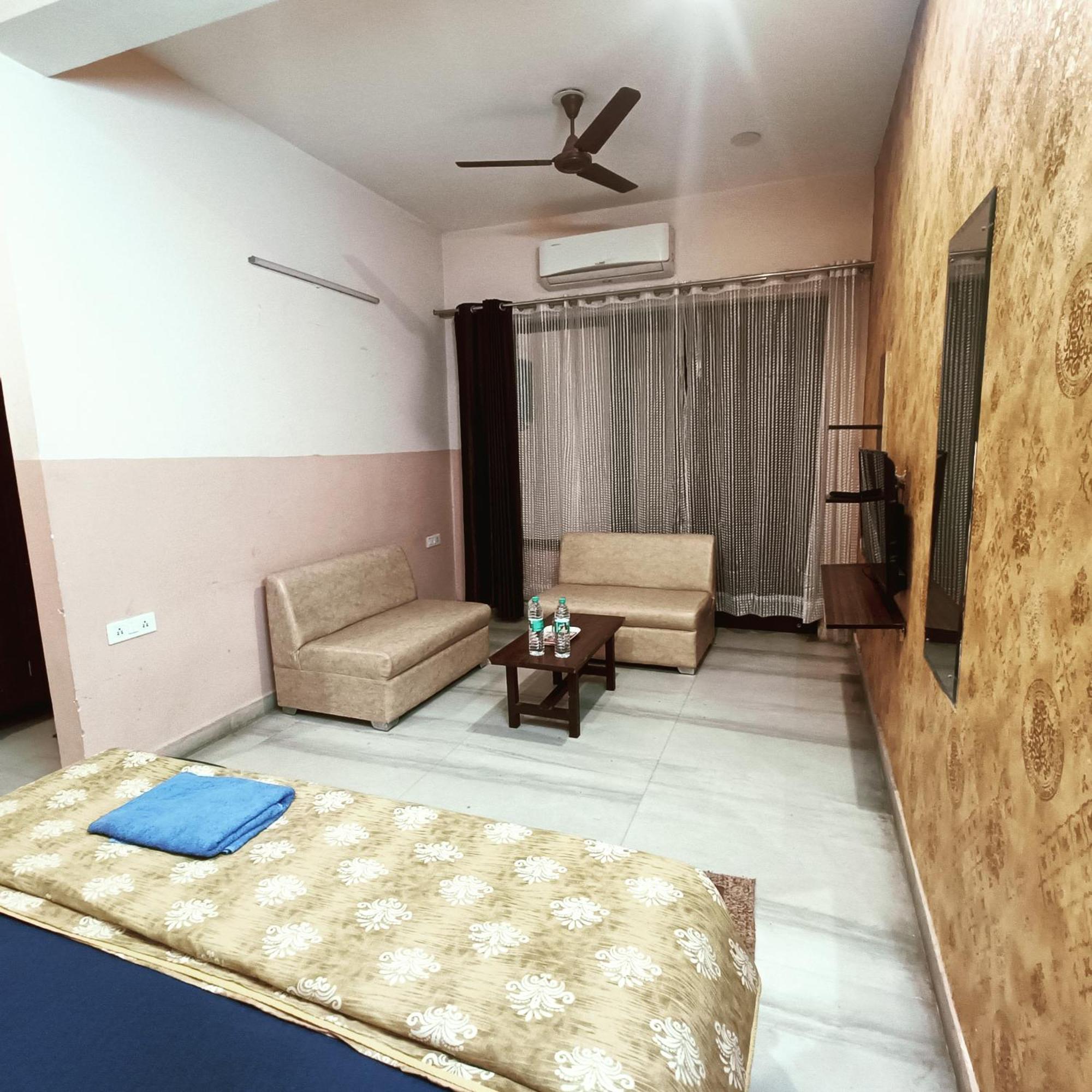 Mi Casa Sector 47 Apartment Gurgaon Bagian luar foto