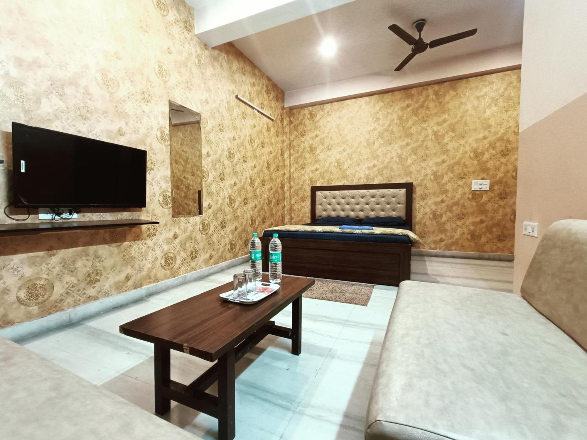 Mi Casa Sector 47 Apartment Gurgaon Bagian luar foto