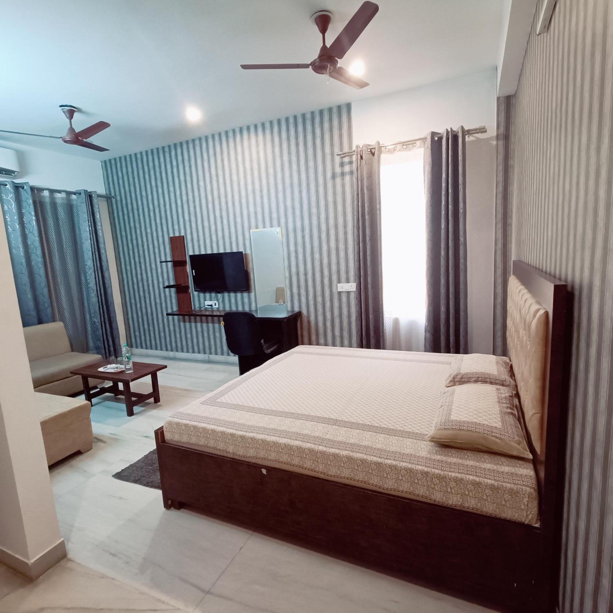 Mi Casa Sector 47 Apartment Gurgaon Bagian luar foto