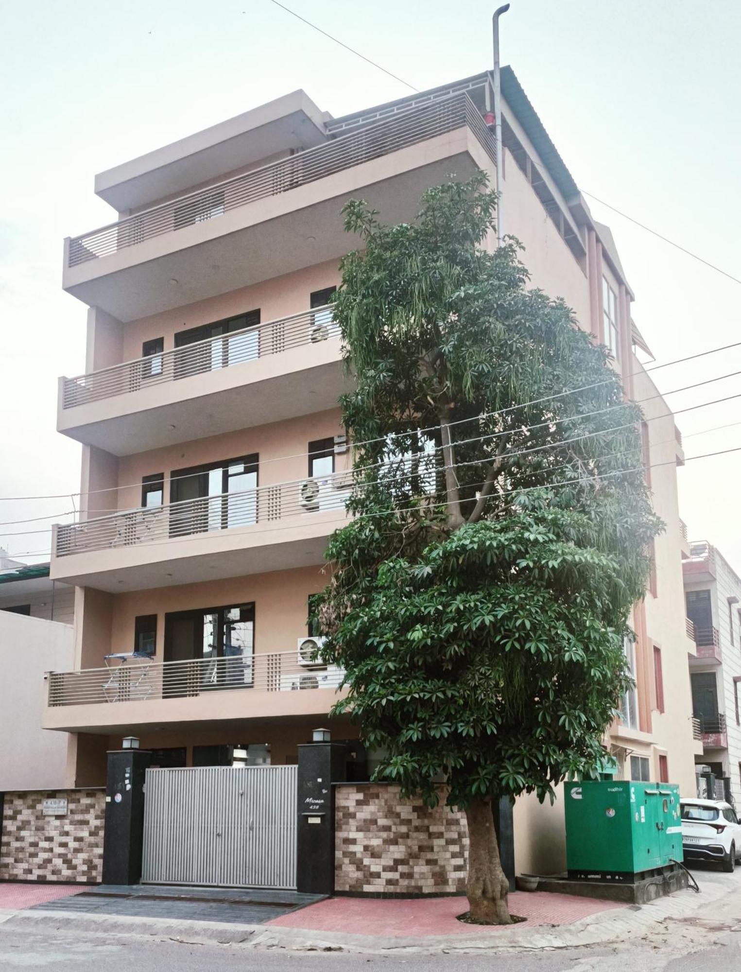 Mi Casa Sector 47 Apartment Gurgaon Bagian luar foto
